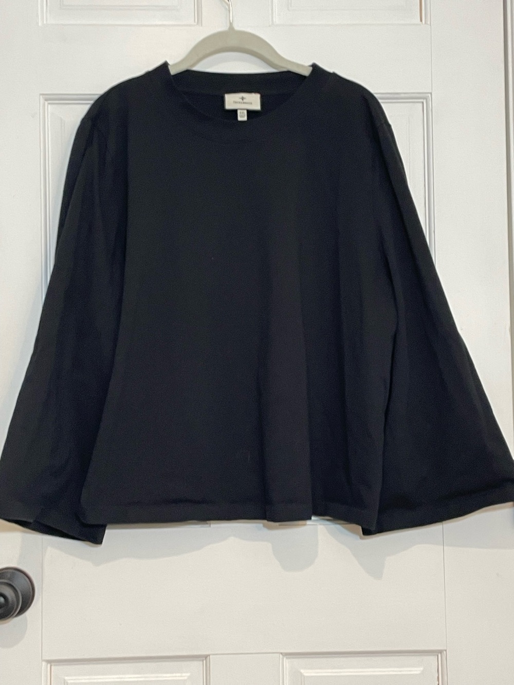Tuckernuck Women’s XXL Black Alder Tee Bell Sleeve Flare Top Crew Neck Oversized